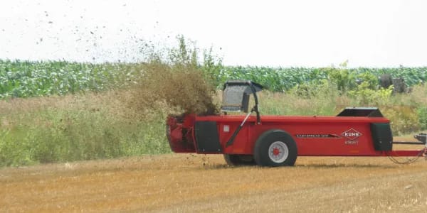 KUHN Apron Box Manure Spreaders