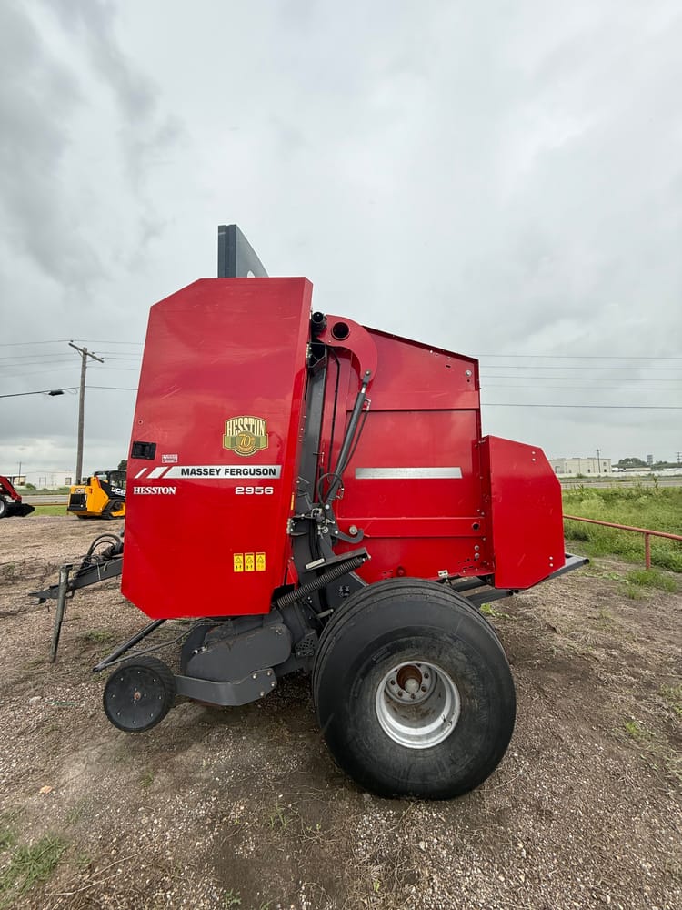 Massey Ferguson 2956