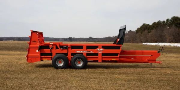 KUHN Hydraulic Push Manure Spreaders