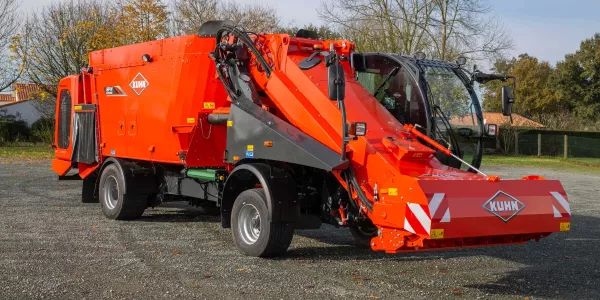 KUHN Self-Propelled, Self-Loading Mixers