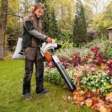STIHL Blowers and Shredder Vacs
